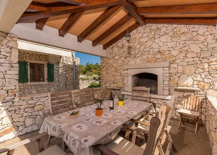 Albina Skitaca Villa Koromacno